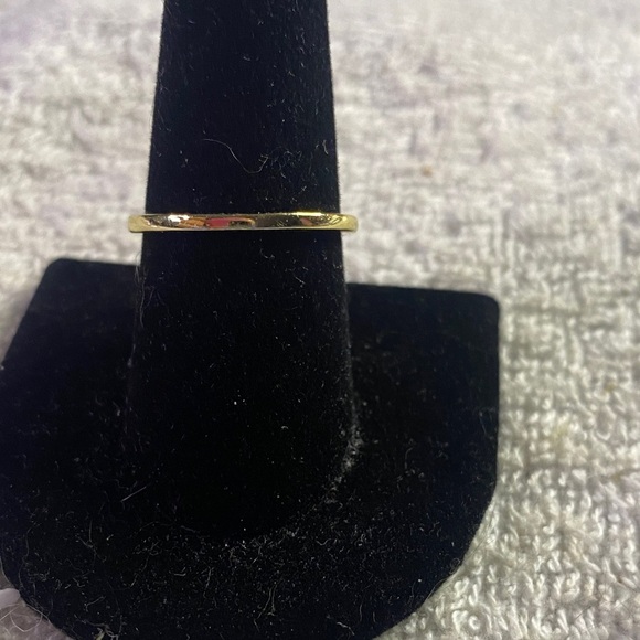 Gold Tone Chevron Ring Size 9 - Picture 5 of 7